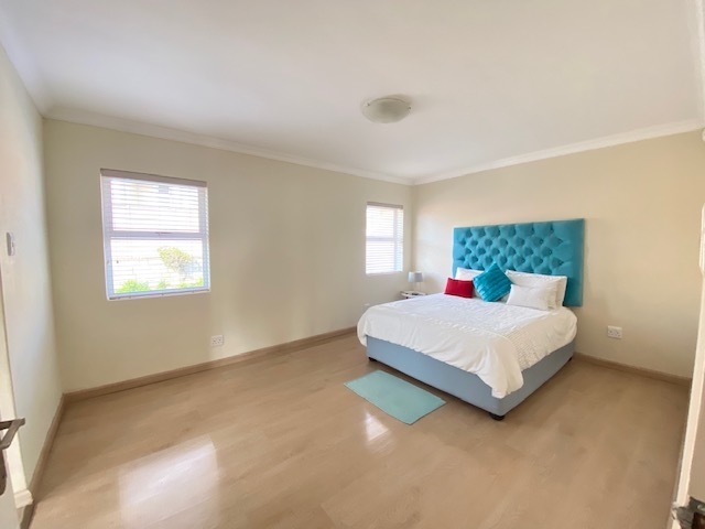 5 Bedroom Property for Sale in Nahoon Valley Park Eastern Cape